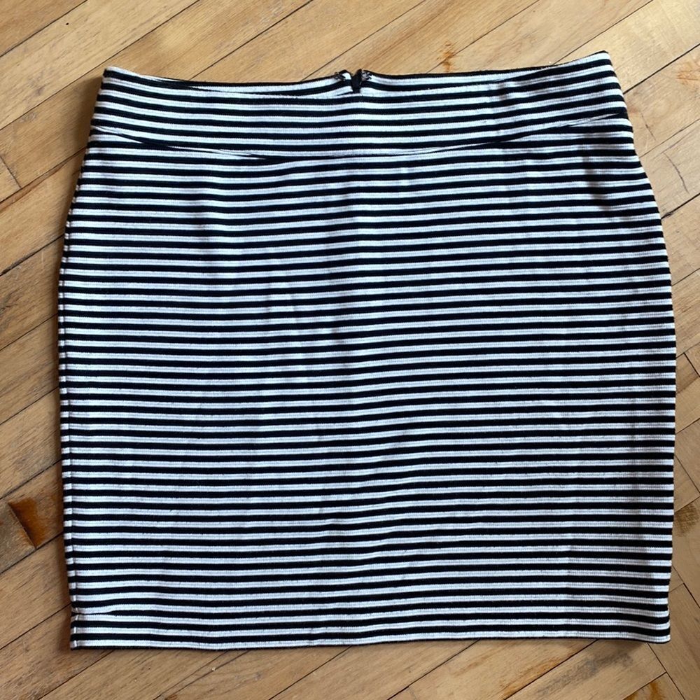GAP striped skirt, size medium.